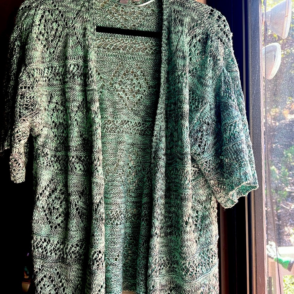 Carolyn Taylor mint green open weave cardigan size Medium